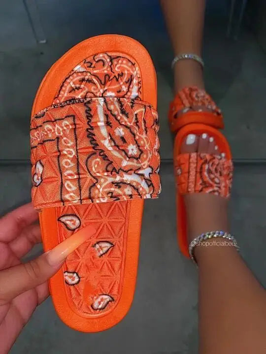 2021 Hot Sale EVA Ladies Beach slippers Red Bandana Slides  Flat Women Sandals Satin Bandana Shoes