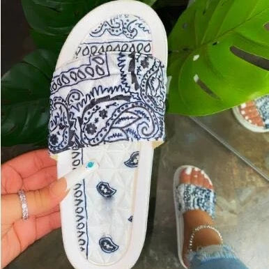 2021 Hot Sale EVA Ladies Beach slippers Red Bandana Slides  Flat Women Sandals Satin Bandana Shoes