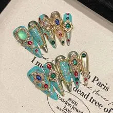 Baroque Style Luxury Golden Sparkling Big Discount New Fashion French Style Press on Nail for Fingers