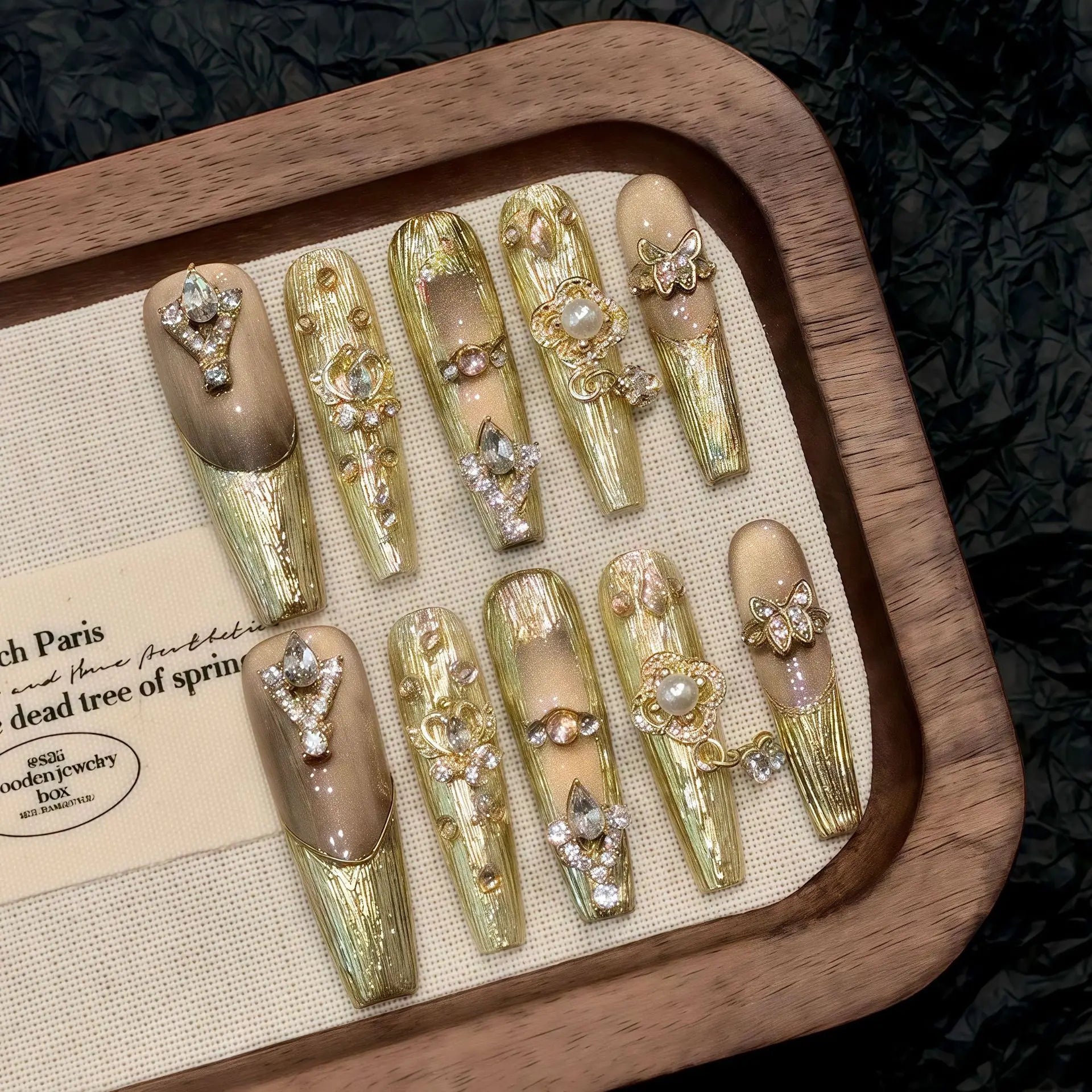 Baroque Style Luxury Golden Sparkling Big Discount New Fashion French Style Press on Nail for Fingers