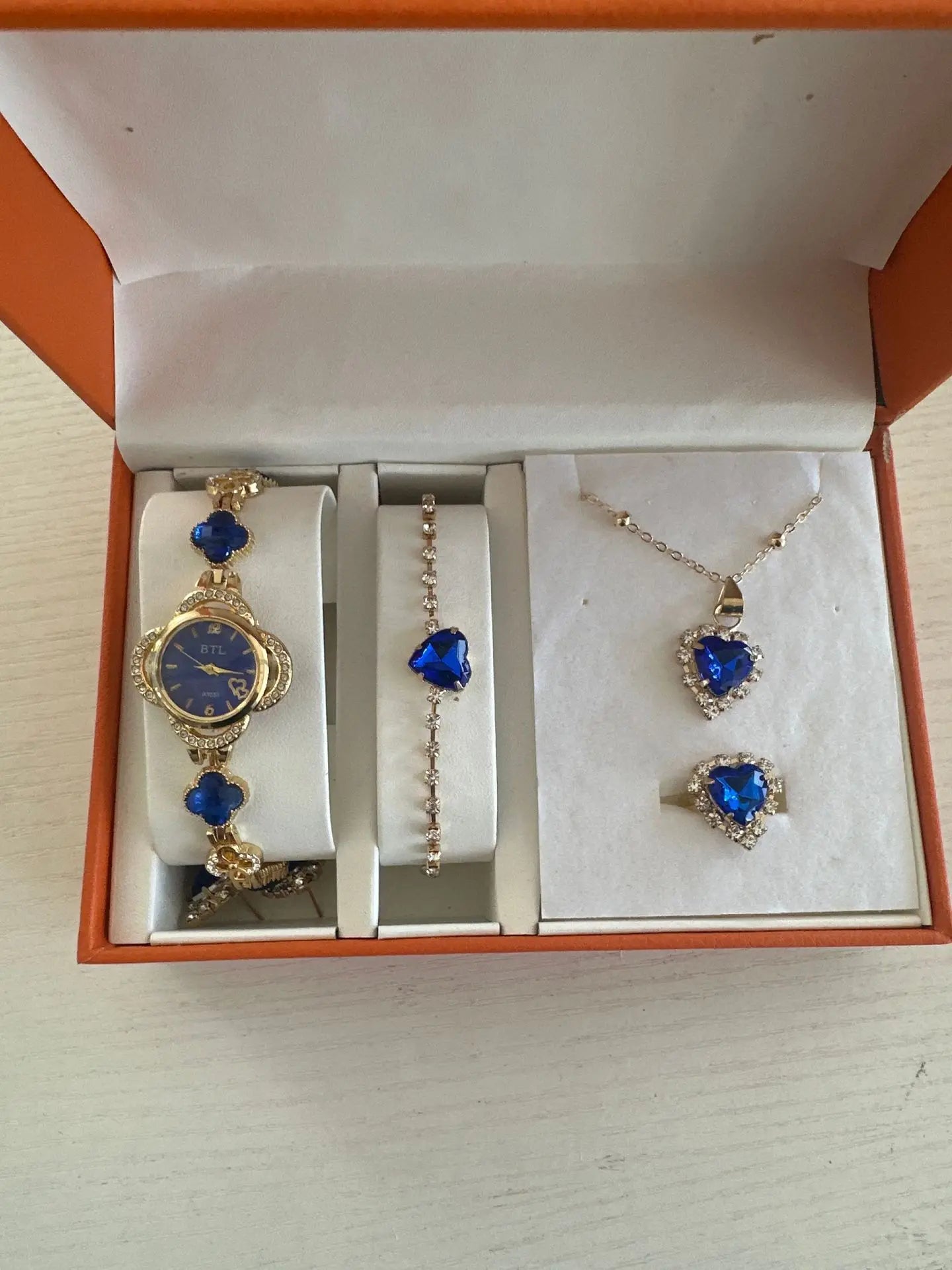 2025 Fashion Luxury Montre Bracelet Watch Womens Watch Quartz Watch Set Necklace Earring Set Women's Jewelry Montre Femme