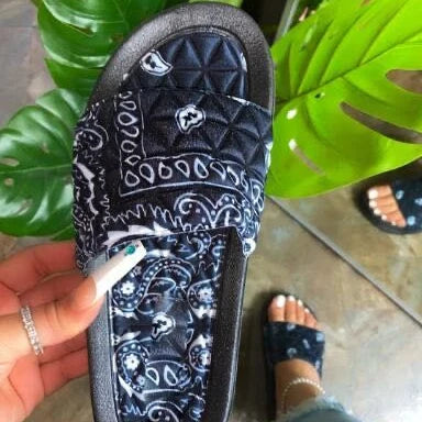 2021 Hot Sale EVA Ladies Beach slippers Red Bandana Slides  Flat Women Sandals Satin Bandana Shoes